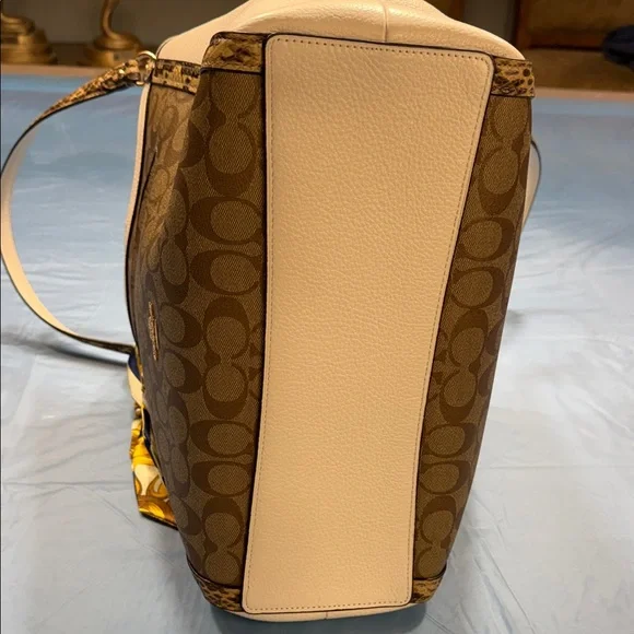 Coach Tan and Cream Signature Shoulder Bag With Purse Scarf - Picture 12 of 13